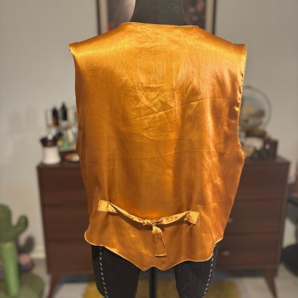Embroidered Tan Vest‎ - Picture 2 of 2